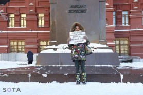 Miliția lui Putin a reținut cel puțin 20 de jurnaliști în Piața Roșie, la un protest al soțiilor care cer întoarcerea soţilor lor de pe front